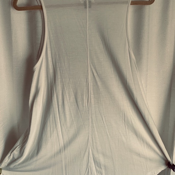 Tank - Picture 3 of 4